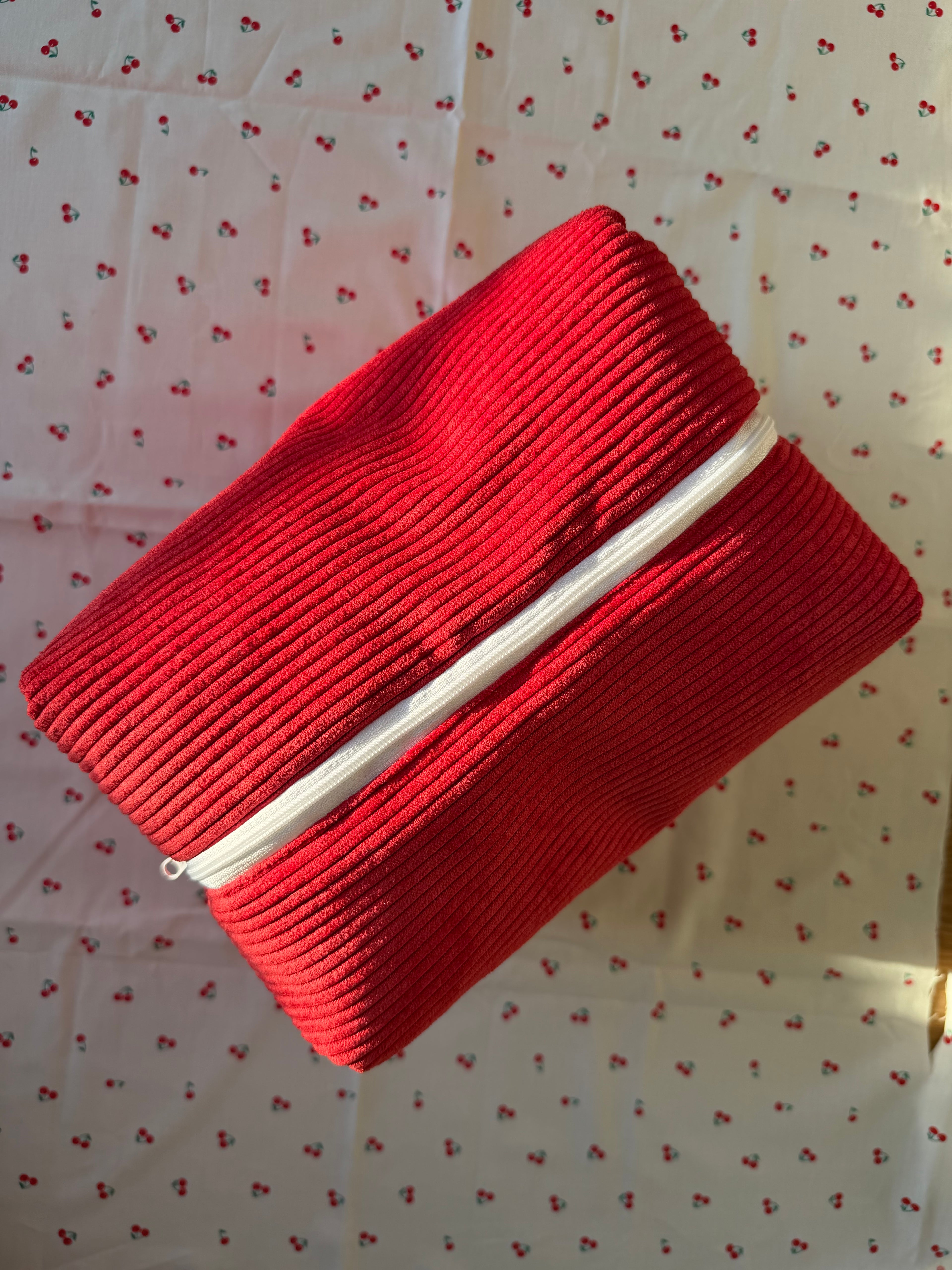 Trousse de toilette (L) - Velours Côtelé Rouge / Motifs Cerises