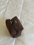 Trousse de toilette (M) - Modèle Marron Rayé x Léopard