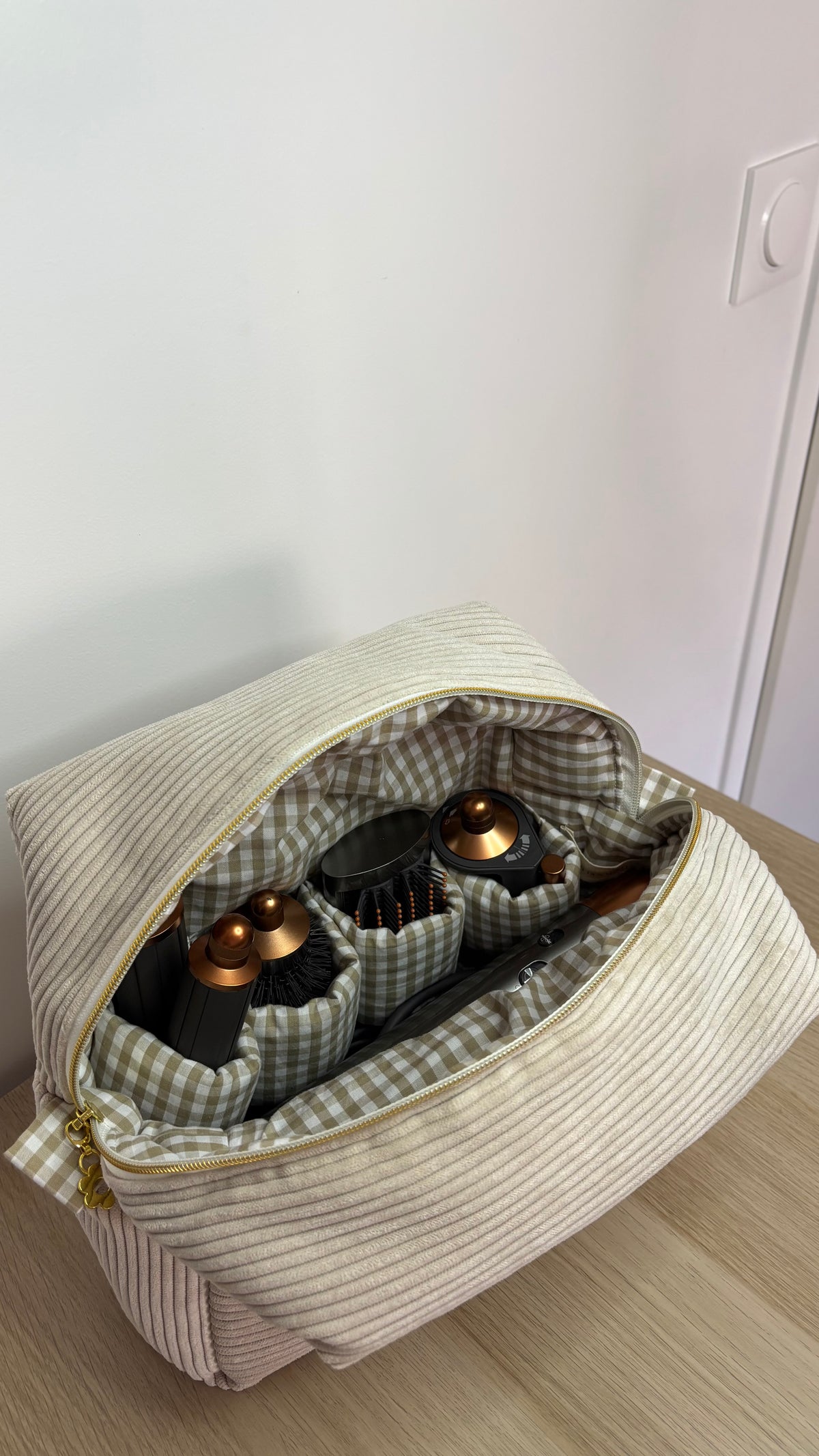 Trousse compatible Dyson Airwrap™ — Modèle Côtelé Beige x Vichy Beige I Blanc