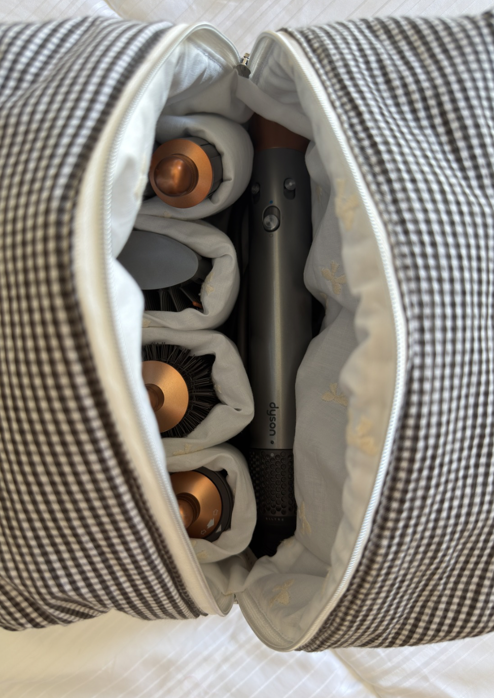 Trousse compatible Dyson Airwrap™ — Modèle Mini Vichy x Blanc Noeuds
