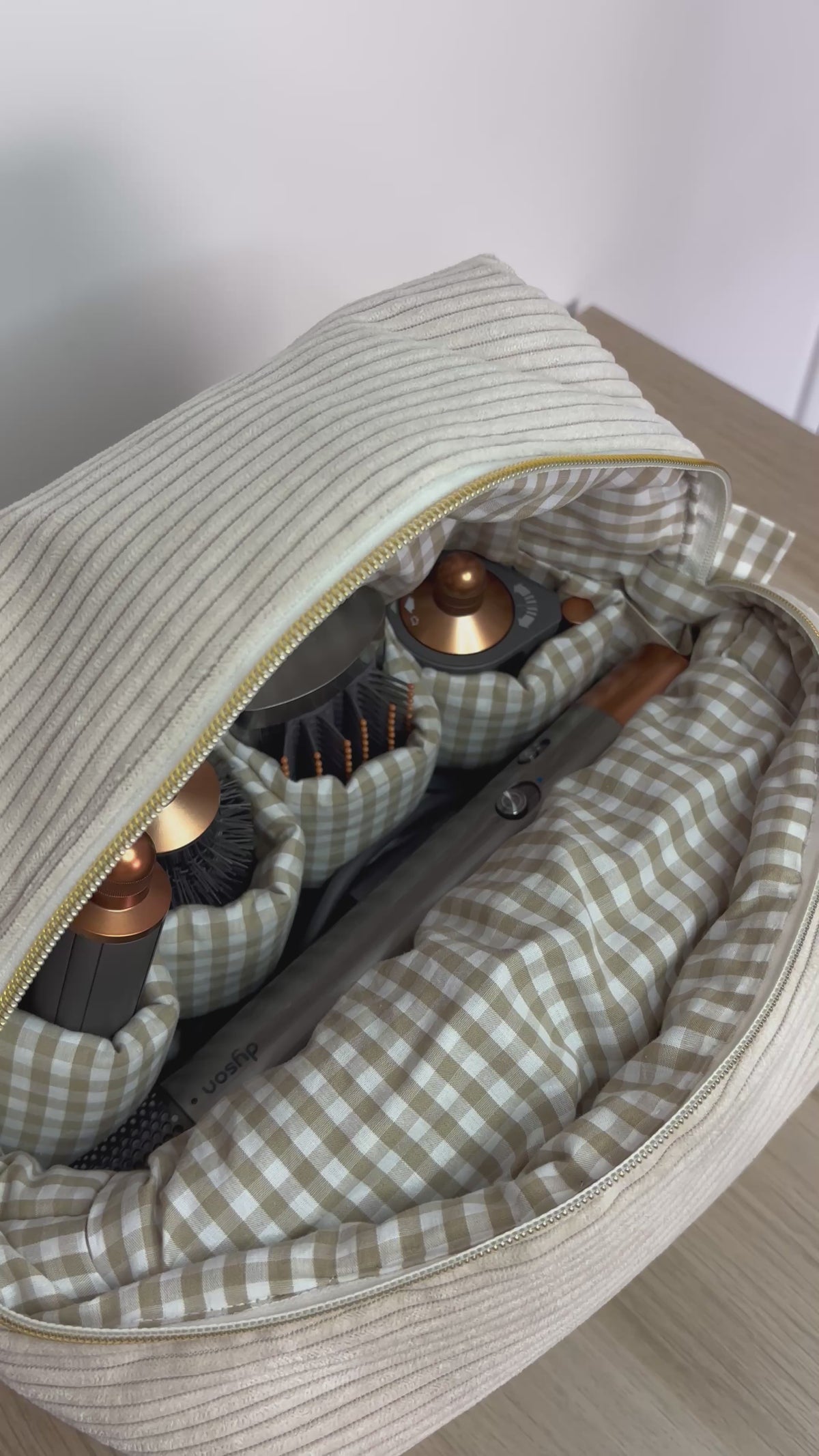 Trousse compatible Dyson Airwrap™ — Modèle Côtelé Beige x Vichy Beige I Blanc